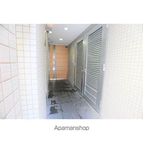 ディオレクレスト東心斎橋の玄関写真
