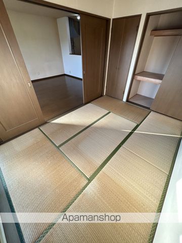 プレシャスの内装写真