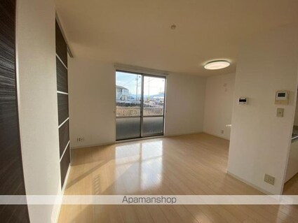 パインテイル　Ａ・Ｂ・Ｃ・Ｄ棟[2LDK/58.54m2]のリビング・居間