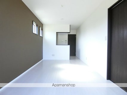 Ｅｍｉｎｅｎｃｅ　Ｃｏｕｒｔ[1LDK/33.39m2]のリビング・居間