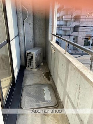 ルミエール三条[1R/22.8m2]のバルコニー