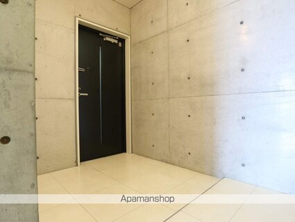 ＨＥＡＲＴＳＷＡＶＥ[1K/48.67m2]の玄関