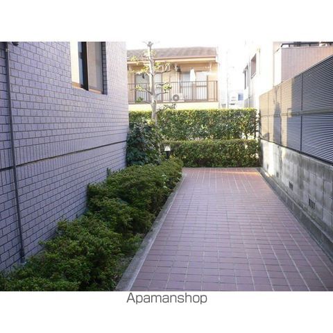 パークノヴァ上社北の玄関写真