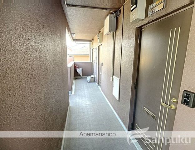 湯渡マンションの玄関写真
