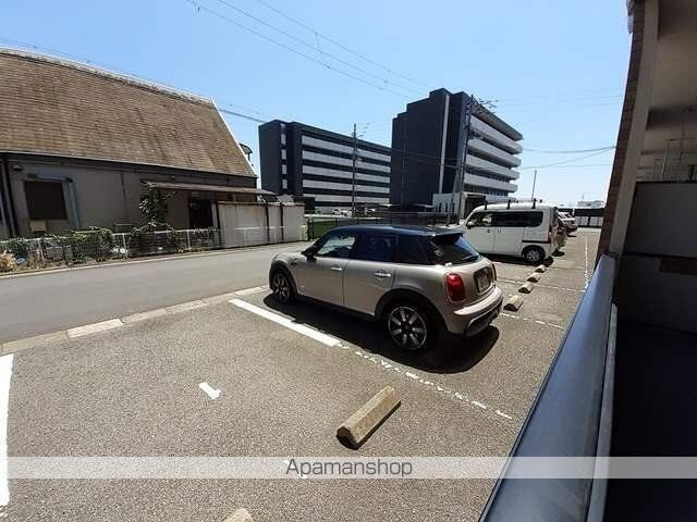 グランド・メール[2LDK/66.81m2]の駐車場2
