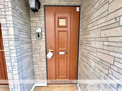 愛媛県松山市平田町[1LDK/37.13m2]のエントランス1