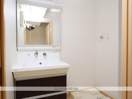 愛知県名古屋市千種区吹上１丁目[1LDK/46.7m2]の洗面所