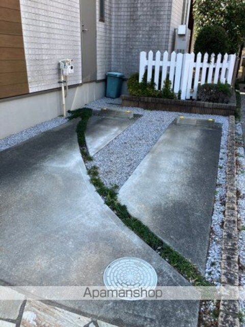 大泉学園町戸建[3LDK/96.05m2]の駐車場