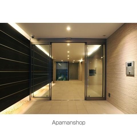 スパシエソリデ三軒茶屋の玄関写真