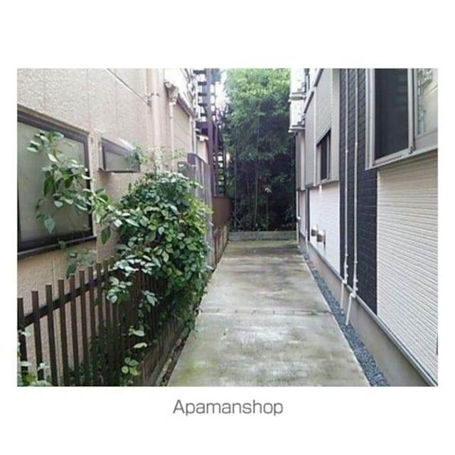 アーバンセントリック[1R/13.34m2]のエントランス