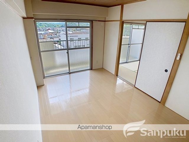 港山マンションの内装写真