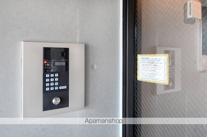 ＬＩＶＥ　ＲＥＳＴ　ＳＨＩＮＯＺＡＫＩ　２３２[1K/25.72m2]のエントランス