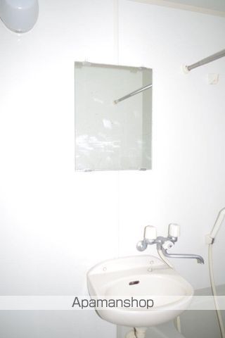 アンプルール ブワ 横須賀中央の内装写真