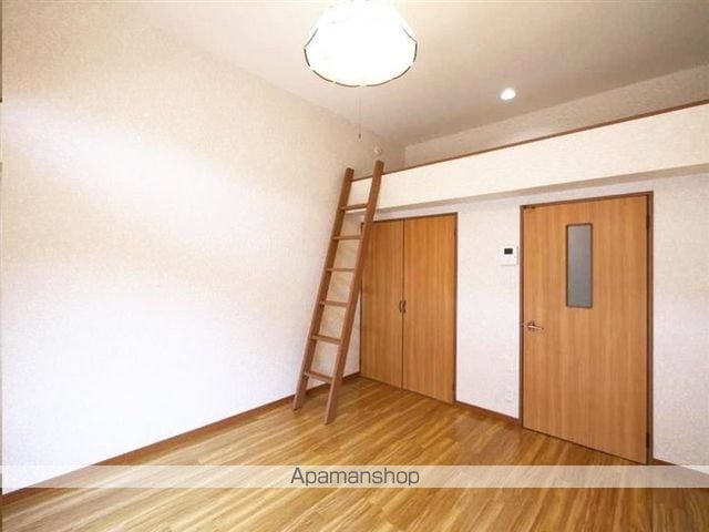 ロッゼリーナの内装写真
