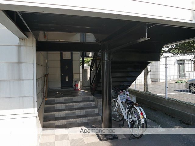 岡本ハイツの玄関写真