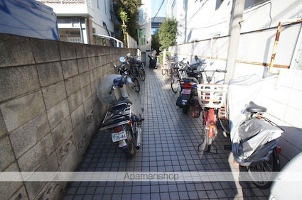 東京都新宿区若葉１丁目[1R/12m2]の周辺10