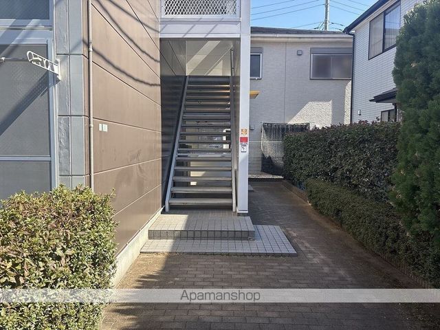 レオパレスサフィニアの玄関写真