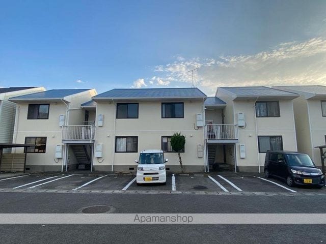 屋島ハイツ A棟の外観写真
