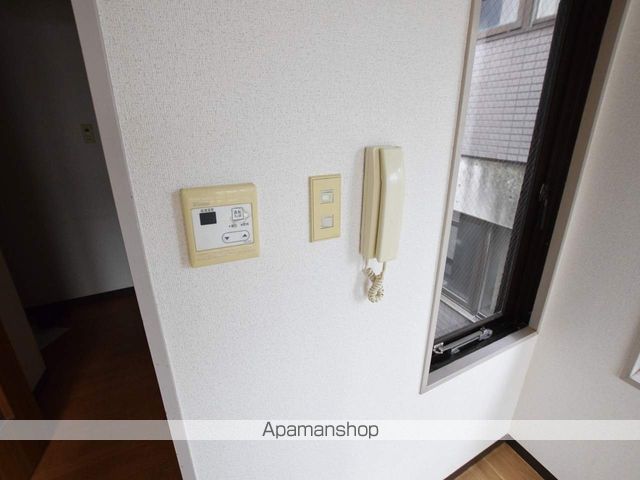 ロイヤルハイツ中川の内装写真