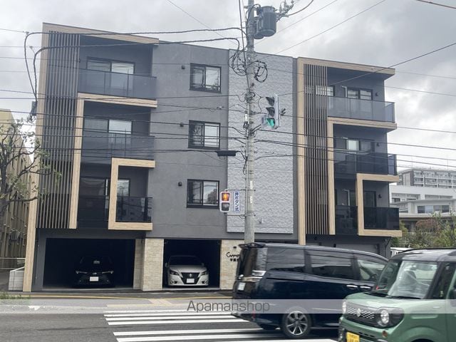 カレラ学園前の外観写真