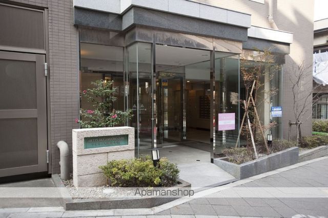 レジディア池尻大橋の玄関写真