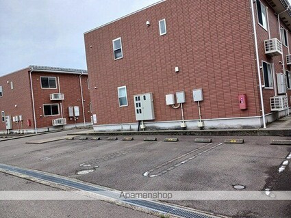 ラ・プリマベーラ　Ｂ[2DK/48.7m2]の駐車場