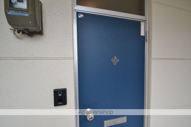 尾形ハイツC棟の玄関写真