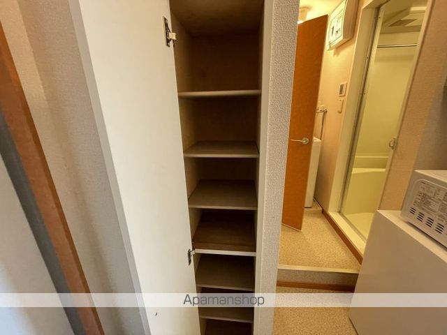 レオパレス西波止場の内装写真