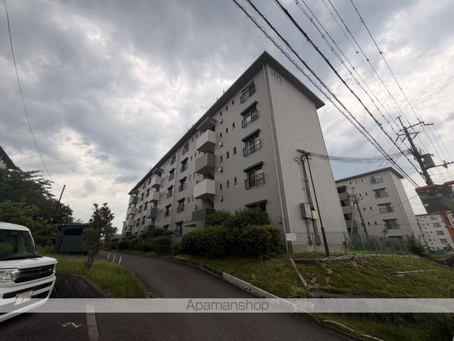 男山第2住宅103棟の外観写真
