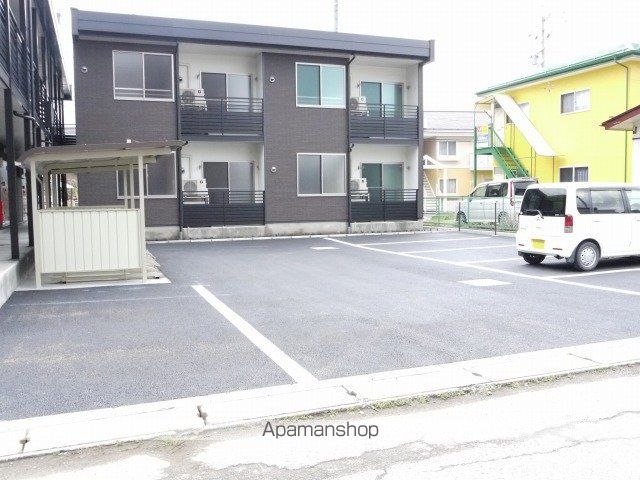 レオパレストリニティコート諏訪の外観写真