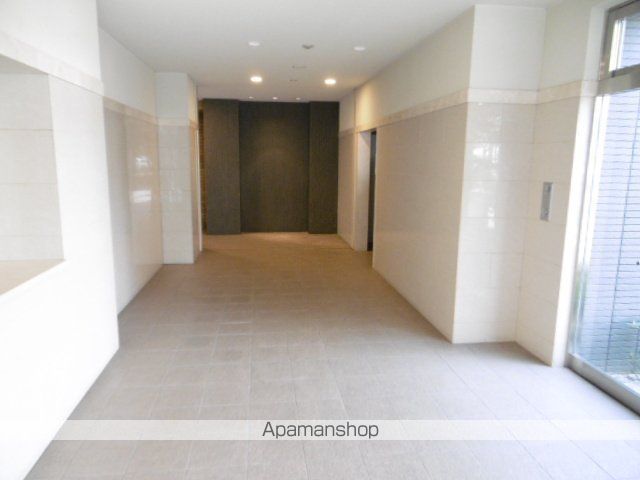 レジディア都島Iの玄関写真
