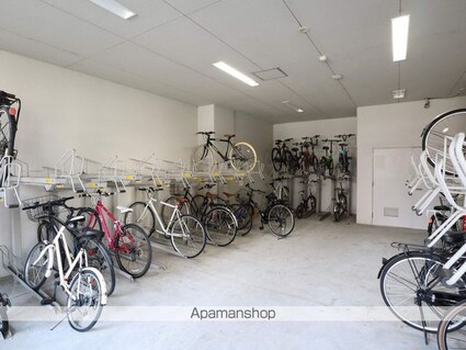 愛知県名古屋市中区上前津２丁目[1K/24.56m2]の駐車場2