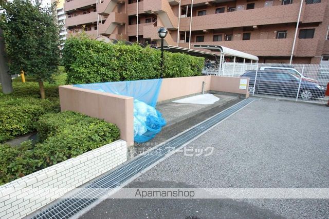 ライオンズマンション下総中山第3の玄関写真