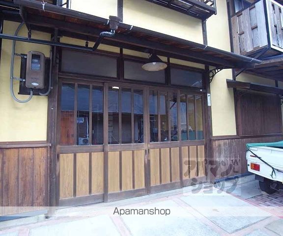 京都 植村荘の玄関写真