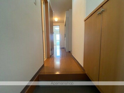 センチュリーワン[1R/32.66m2]の玄関