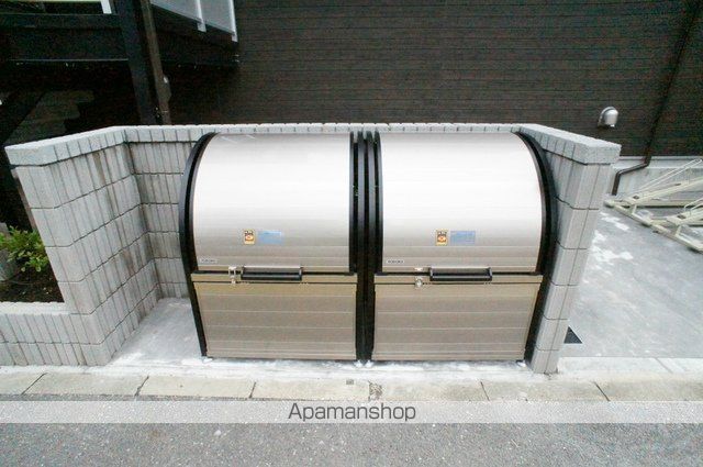 リブリ・高根NSの玄関写真