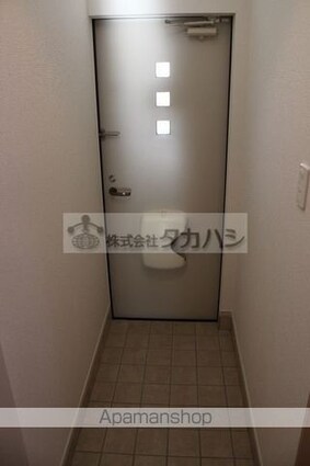 フィールド・サンＣ[1K/32.94m2]の玄関