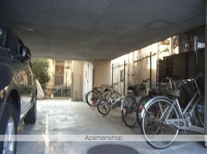 ソアブール世田谷上馬[1K/21.7m2]の駐車場