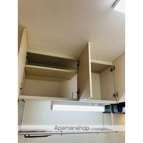SURPLUSONE大島の内装写真