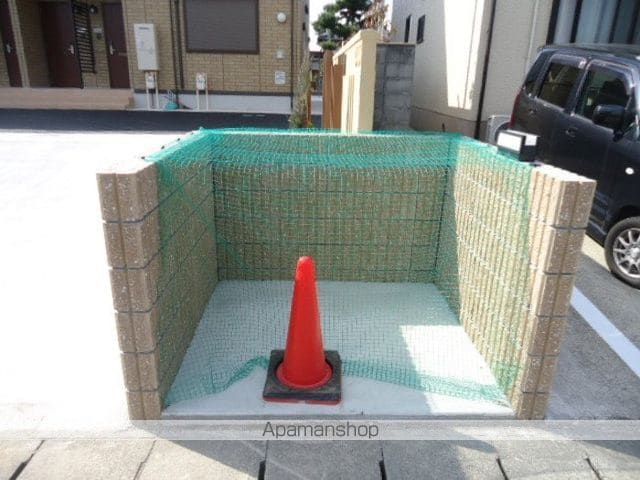 ハイモール II棟の外観写真