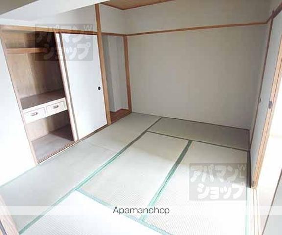 嵯峨西和の内装写真