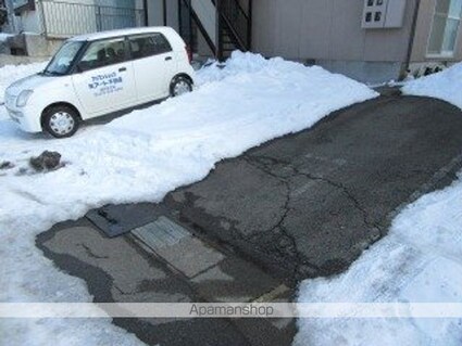 コーポすばる[2K/39.74m2]の駐車場