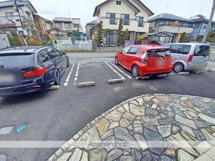 プラティーク・Ｍ[2LDK/56.54m2]の駐車場