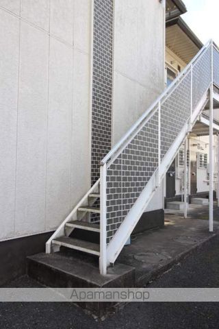 ホワイトアベニュIの玄関写真