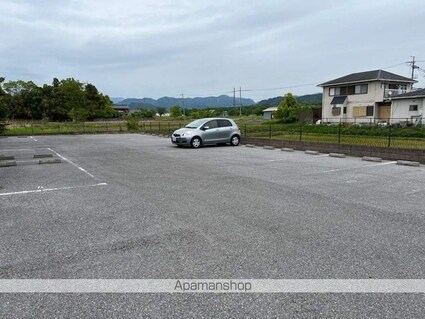 メリーシャトレーン[2DK/44.95m2]の駐車場