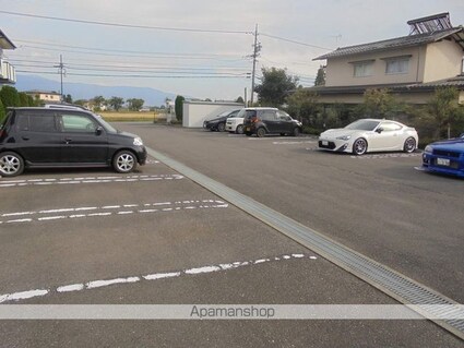 アリコ・ヴェールＢ[2DK/40.04m2]の駐車場