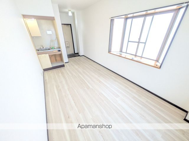 ピースハイツ長堂の内装写真