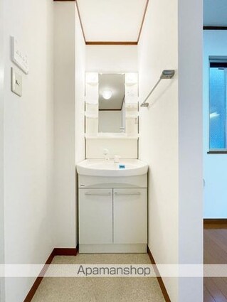 信濃ハイツ[1R/27.1m2]の玄関