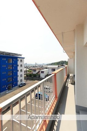 ヴィラ・アンソレイエ牟礼Ⅱ[3DK/58.46m2]のバルコニー