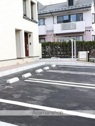 カーサ・ベッラ[1K/27.67m2]の駐車場